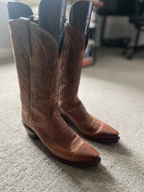Vintage Lucchese Women’s Brown Leather Western Cowboy Boots